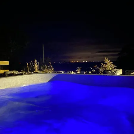 Rattlebeck Farm And Hot Tub Pet Friendly