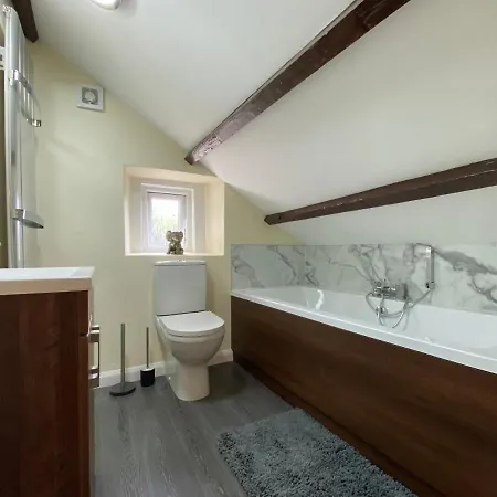 Holiday home Rattlebeck Farm And Hot Tub Pet Friendly *